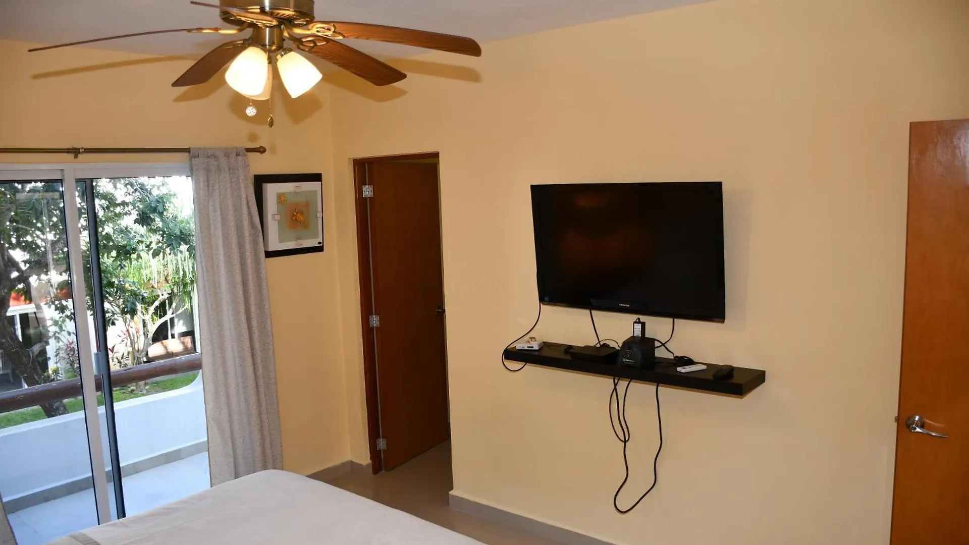 Casa Sol 3 & 4 Bedroom Villa With Swimming Pool Close To The Beach 普拉亚卡门