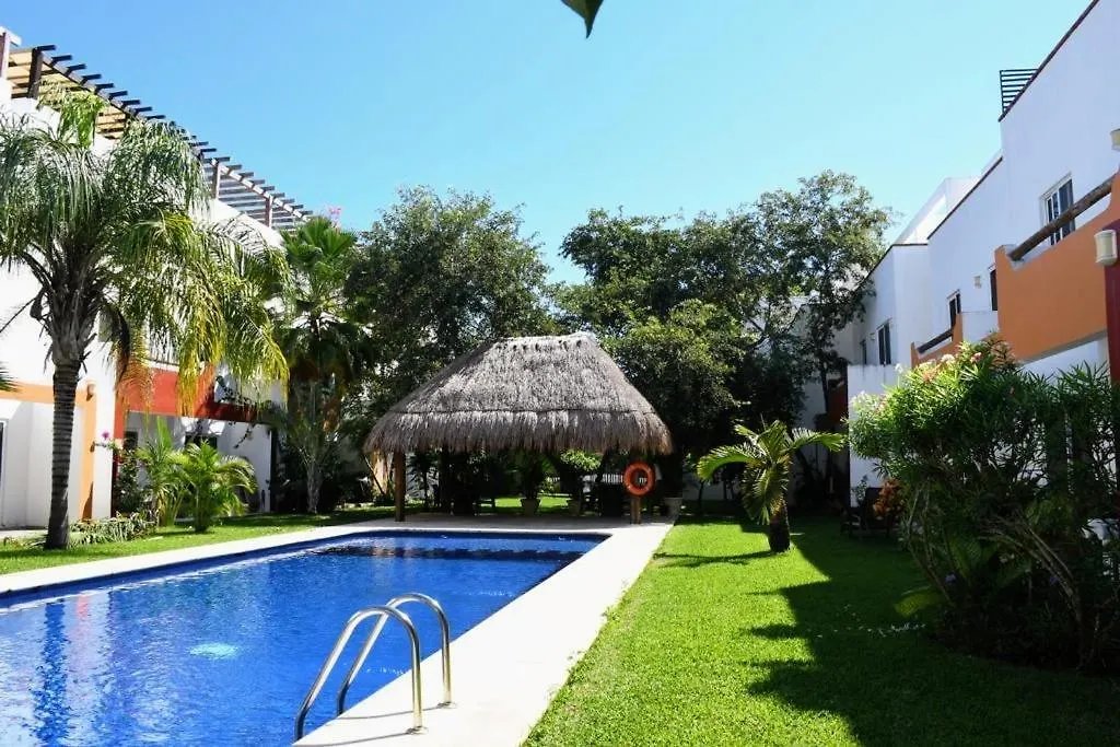 Casa Sol 3 & 4 Bedroom Villa With Swimming Pool Close To The Beach 普拉亚卡门