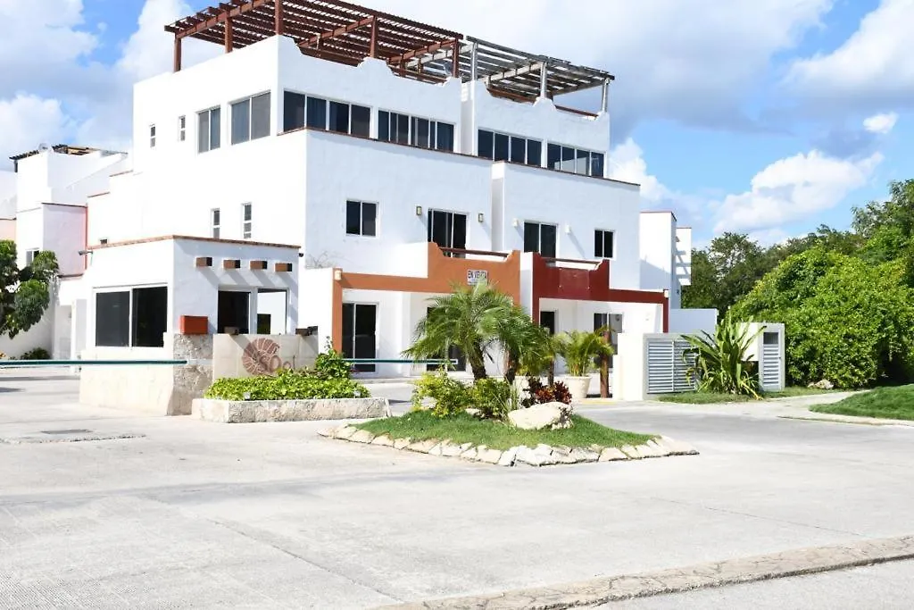 Casa Sol 3 & 4 Bedroom Villa With Swimming Pool Close To The Beach 普拉亚卡门 墨西哥