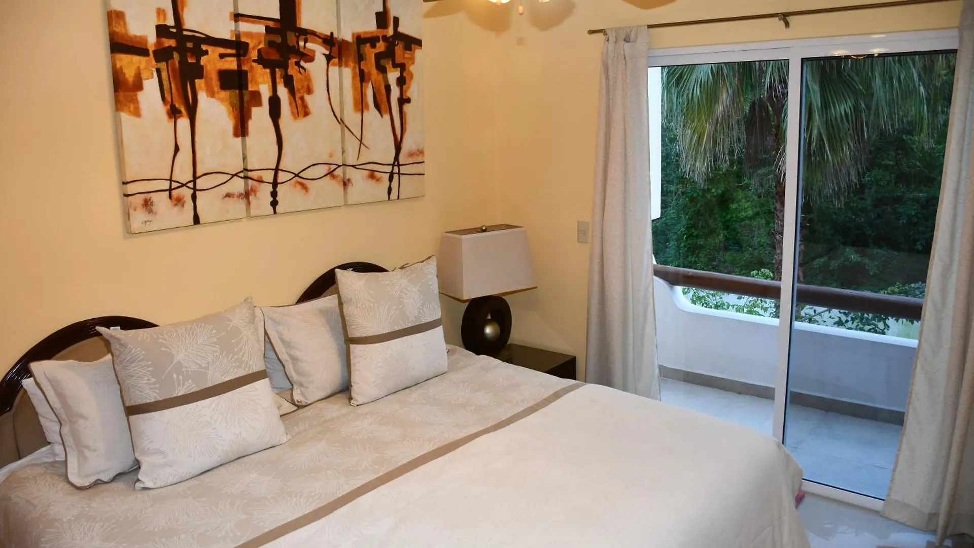 Casa Sol 3 & 4 Bedroom Villa With Swimming Pool Close To The Beach Playa del Carmen Mexiko