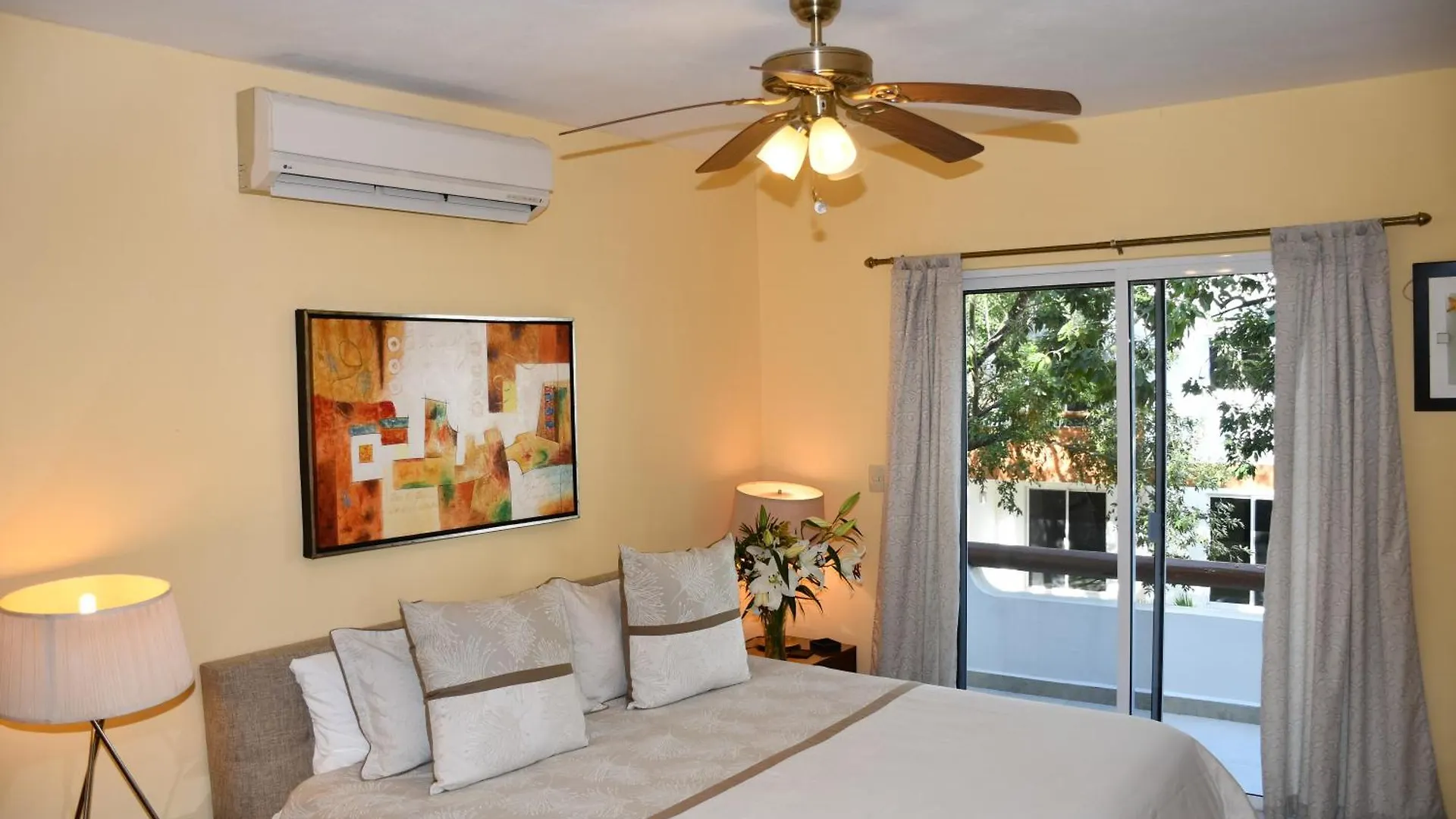 Casa Sol 3 & 4 Bedroom Villa With Swimming Pool Close To The Beach Playa del Carmen Mexiko